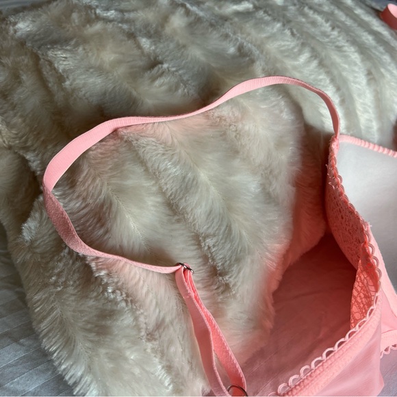 Victoria Secret Dream Angels Light Pink Lace Bra - Picture 12 of 15